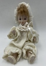 Bambola In Fine Porcellana Con