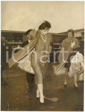 1958 ROMA Aeroporto - Gina LOLLOBRIGIDA in partenza per Parigi *Foto DANNEGGIATA