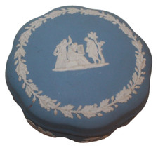 Wedgwood Deckeldose Dose Bonboniere hellblau Jasperware, 5x12 cm, kl. Mängel