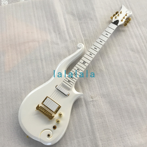 Chitarra elettrica bianca