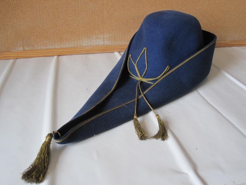 Cappello feluca universitaria