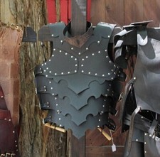 Costume Halloween Cavaliere Oscuro con corazza in pelle vichinga Larp rievoca...