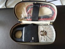 Pinza amperometrica, volmetro con puntali, ottime condizioni, come da foto ?.