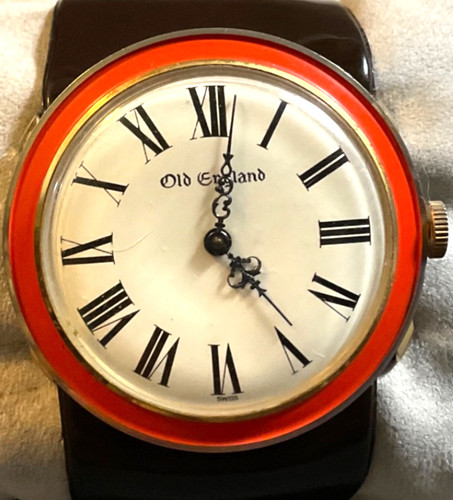 Vecchio orologio england - vecchio,