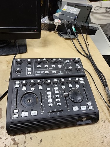 Behringer control deejay bcd - b-control,