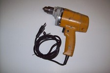 Trapano Black & Decker giallo K 700 vintage perfettamente funzionante.