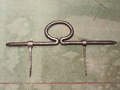 Antico chiavistello con - con, 2