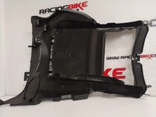 PLASTICA VASCA PUNTALE SOTTO PEDANA ORIGINALE YAMAHA TRICITY 300 ANNI 2023 2024