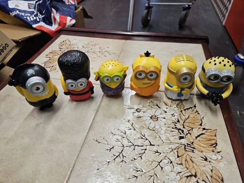 Mcdonalds minion happy meal - mcdonalds,