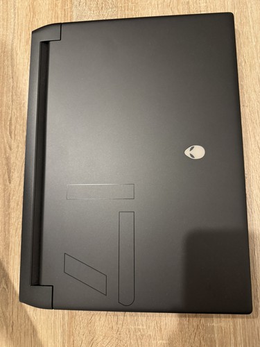 Alienware m17 amd - amd,