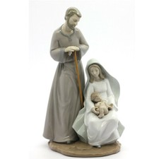 NAO BY LLADRO LA SACRA