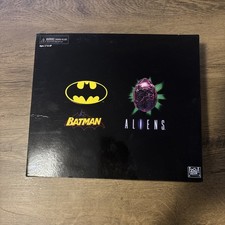 Neca DC Batman VS Aliens NYCC 2019 Exclusive Action Figure Set