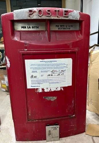 Cassetta postale dismessa - postale,