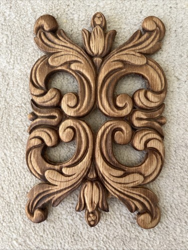 Applique intagliata vintage