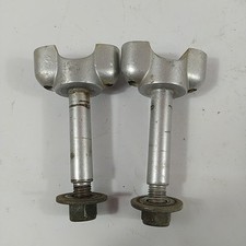 SUPPORTI MANUBRIO STERZO GANCI STAFFE per moto YAMAHA TT 600  ricambi usati