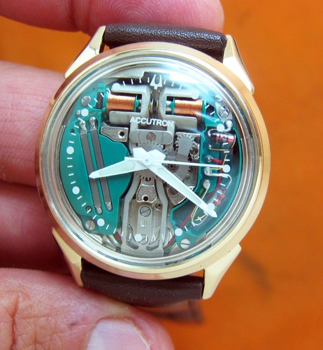214 accutron spaceview 10kt
