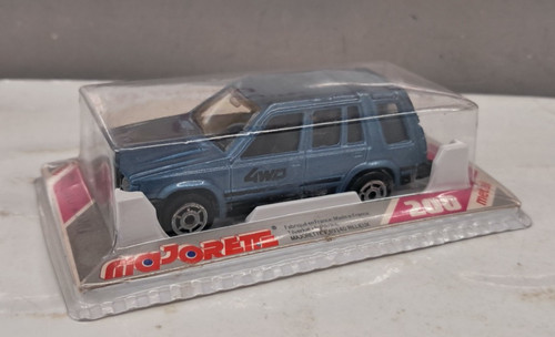 Majorette toyota 4wd - 1/64,