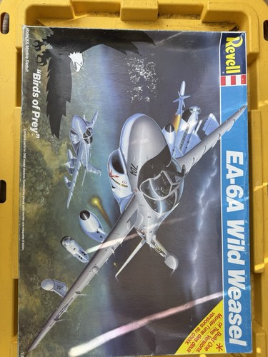 Revell wild weasel - revell,