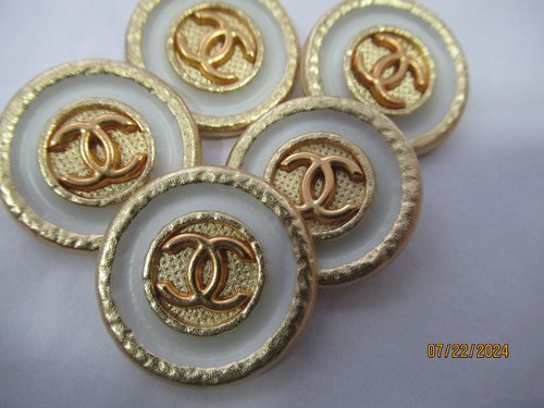 Chanel gold tone metal - gold,