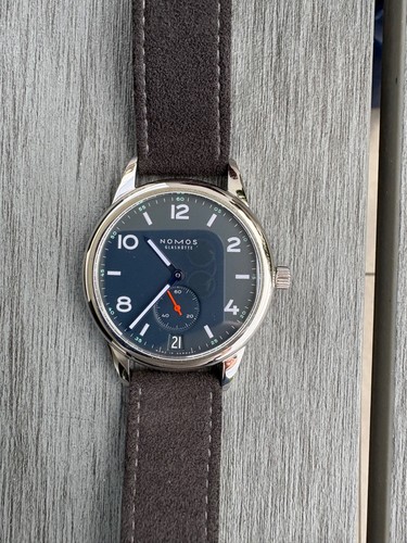 Nomos club automatico data - nomos,