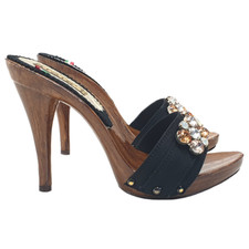 ZOCCOLO nero con accessorio