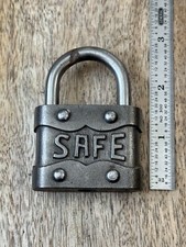 Vecchio lucchetto di sicurezza