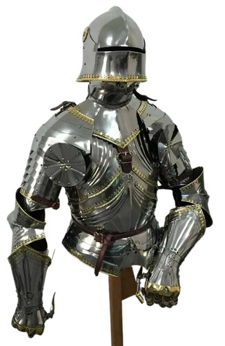 Tuta armatura gotica medievale