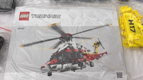 Lego technic 42145 airbus - lego,