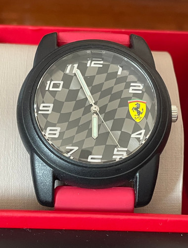 Ferrari watch pit crew - pit, sf