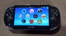 Sony Playstation PS Vita PCH-1004 Caricatore Originale + Gioco