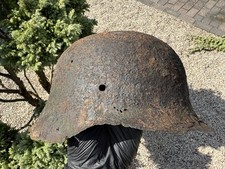 Elmetto tedesco M42 originale seconda guerra mondiale - reliquia campo di battaglia - danni pesanti #203