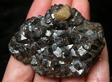 Granato di Andradite Lucido