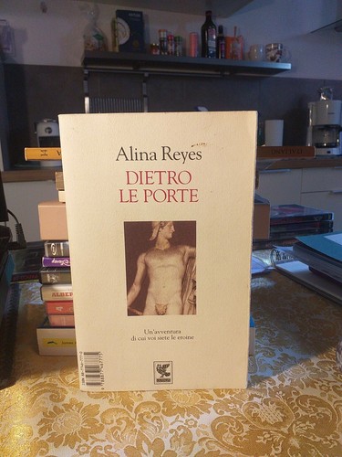 Alina reyes dietro porte - dietro, le