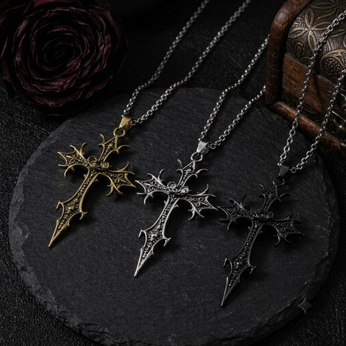 Collana con ciondolo croce