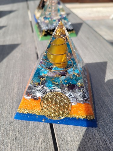 Piramide orgonite - piramide,
