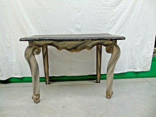 Console laccata piemontese