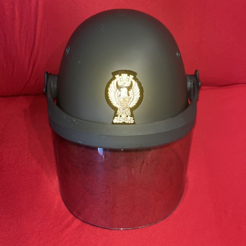 Casco antisommossa polizia