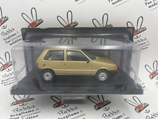 DIE CAST 1/24 " FIAT UNO 1983 "