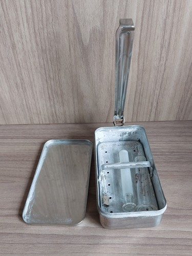 Sterilizzatore per siringa