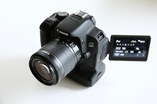 Fotocamera canon eos 700d - fotocamera,