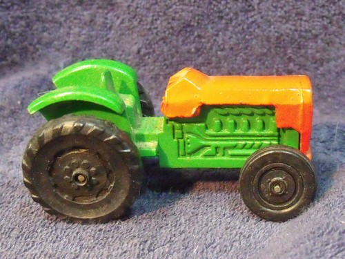 Trattore agricolo vintage