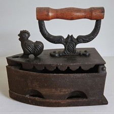 Ferro da stiro antico in ghisa con manico in legno – 20 cm – collezione vintage