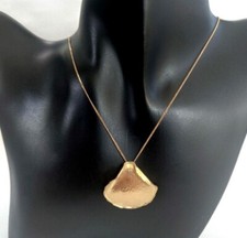 Collana con ciondolo Tiffany & Co. 1979 Angela Cummings petalo rosa oro giallo 18 kt