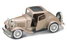 Modellino auto scala 1:18 Lucky DieCast FORD 3 WINDOW COUPE 1932 GOLD diecast