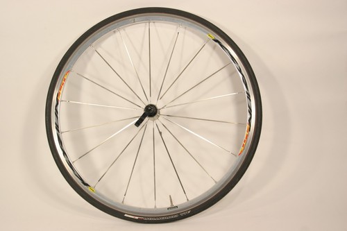 Ruota anteriore pneumatico - anteriore, e