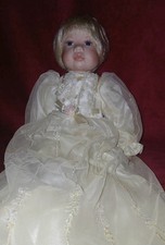 Bambola Paranormale Infestata "Kamira" Cercatore Positivo di Protezione 