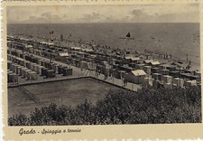 ITALIA (Y535) 1939 cartolina GRADO SPIAGGIA E TENNIS s. to Milano
