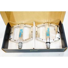 NS BIKES 390g pedale piatto