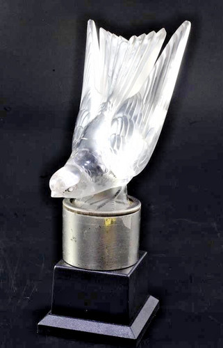 Lalique ornamento cofano