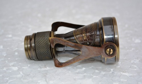 Antico telescopio binoculare